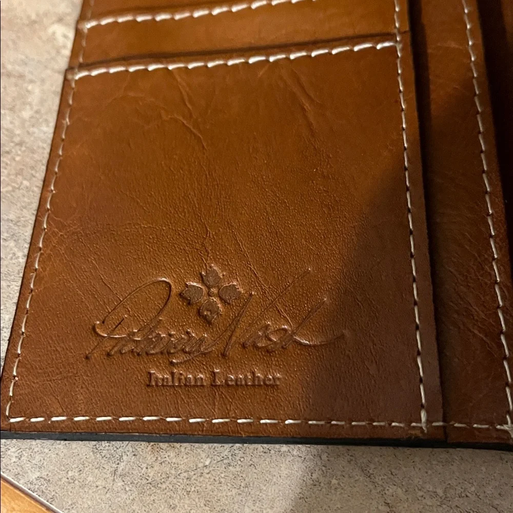 NWOT Patricia Nash wallet - Picture 3 of 5
